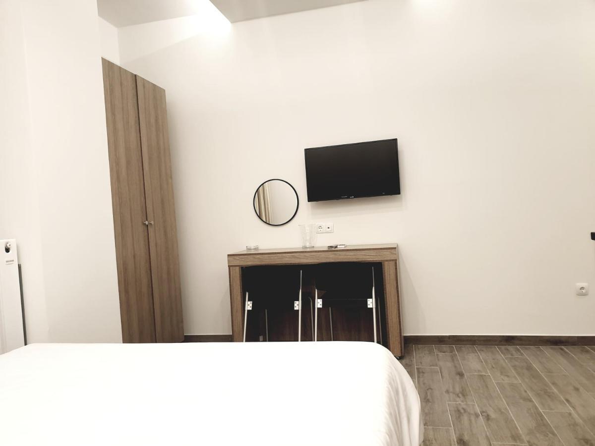 Eantos Studios And Suites Peraía Extérieur photo