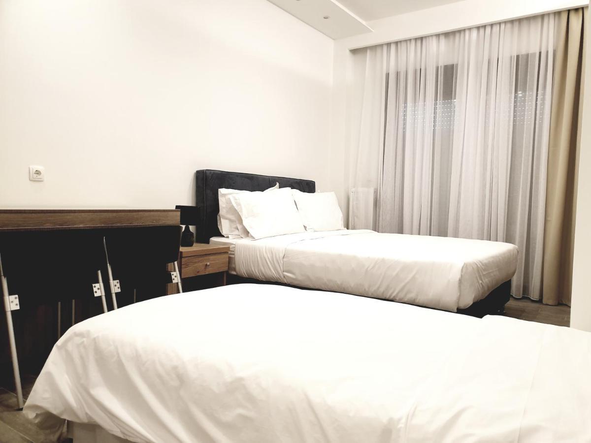 Eantos Studios And Suites Peraía Extérieur photo