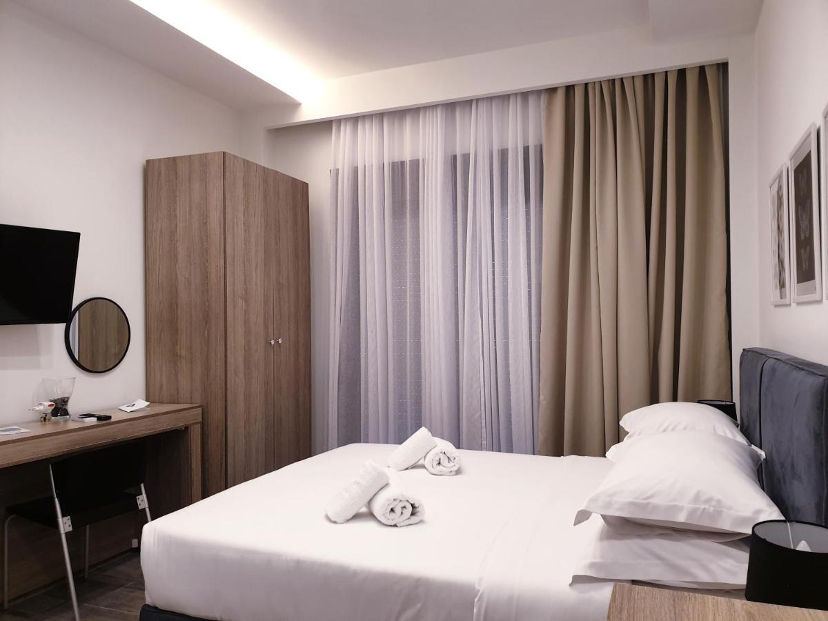 Eantos Studios And Suites Peraía Extérieur photo