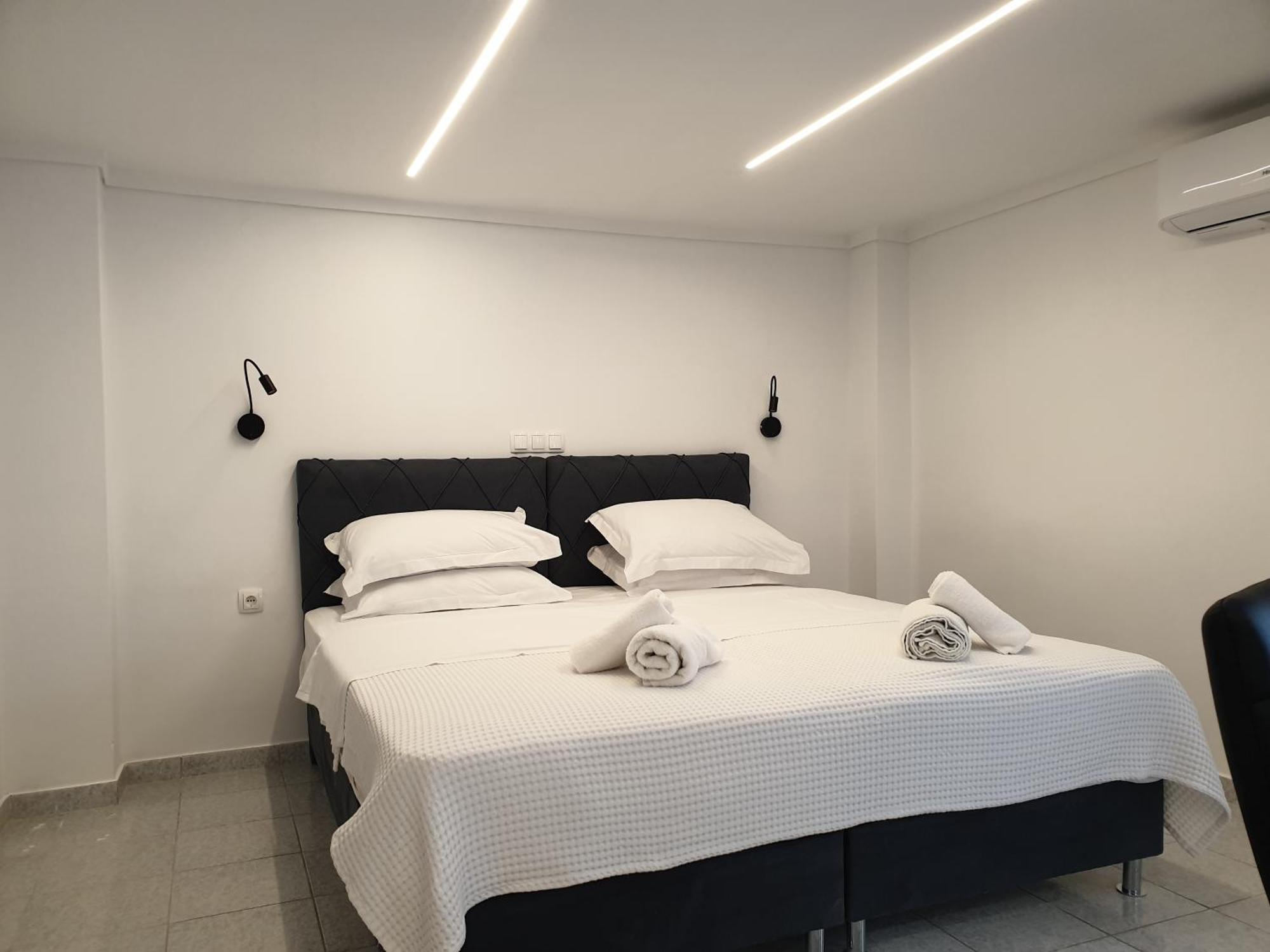 Eantos Studios And Suites Peraía Chambre photo