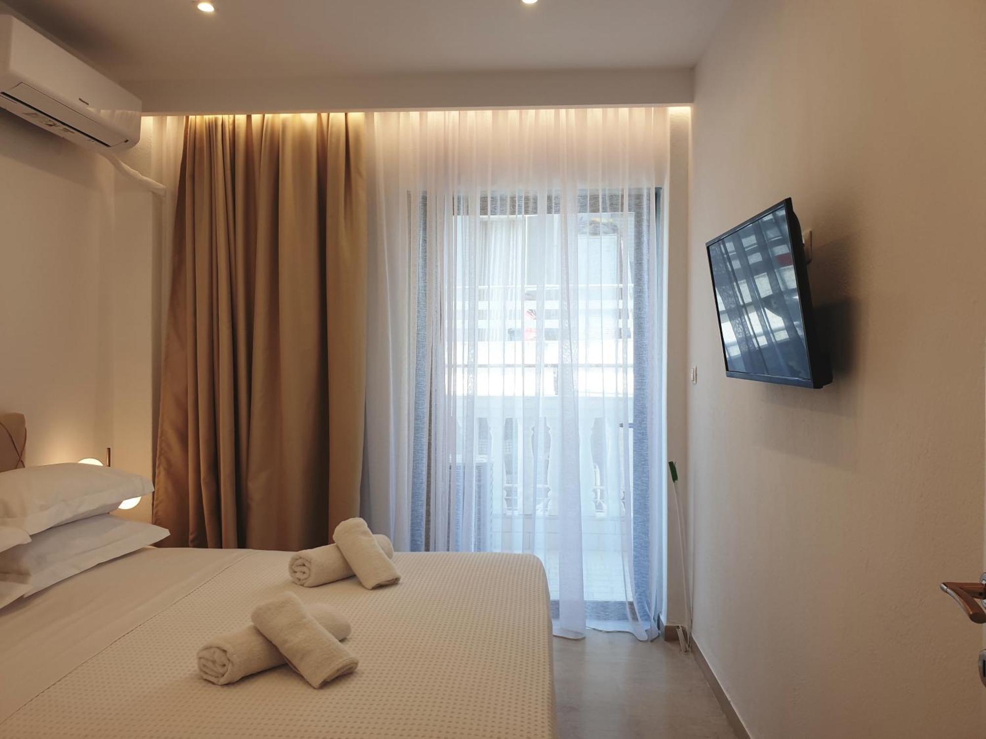 Eantos Studios And Suites Peraía Extérieur photo