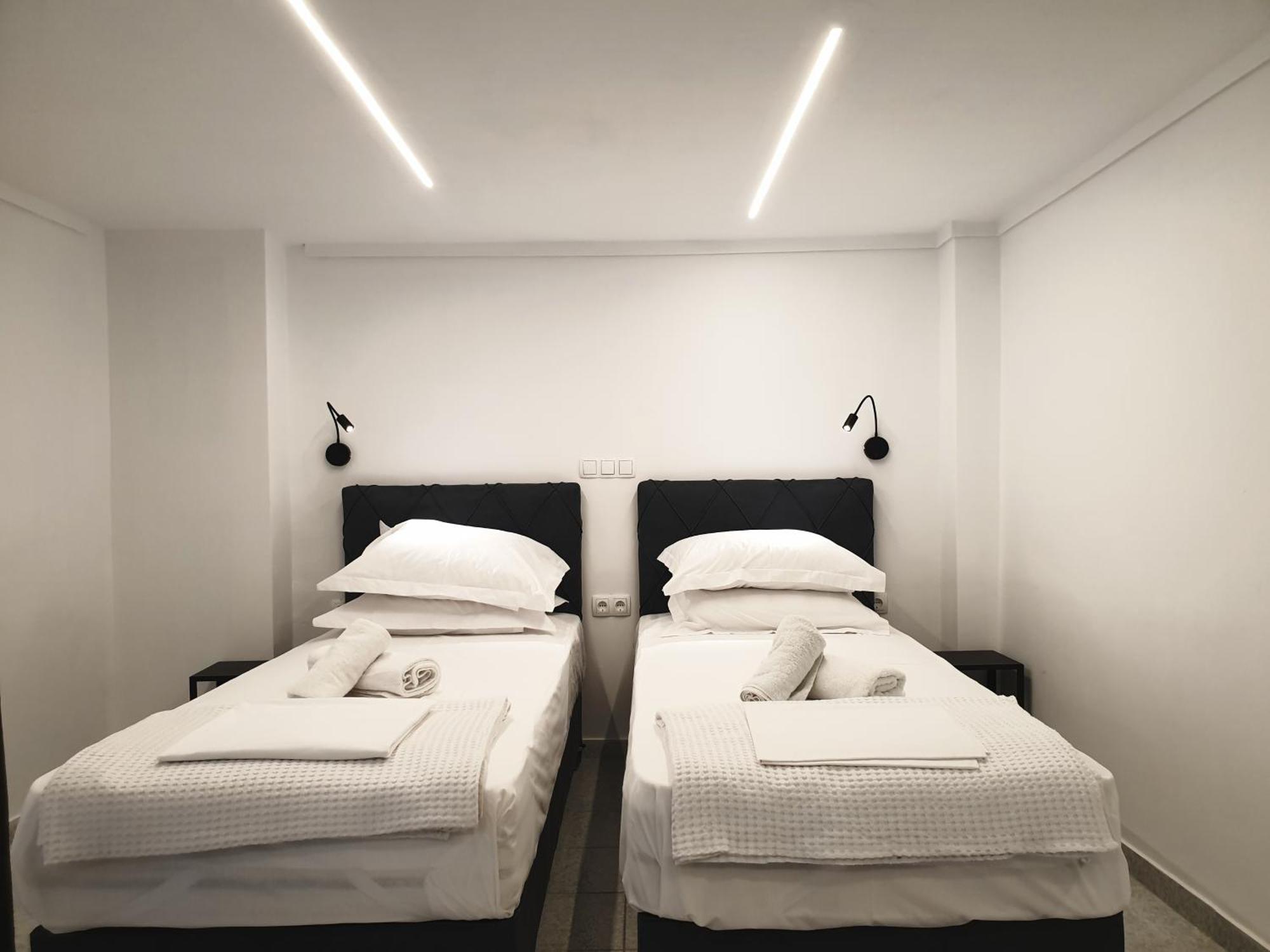Eantos Studios And Suites Peraía Chambre photo