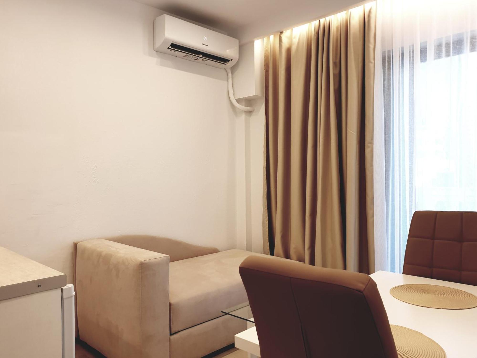 Eantos Studios And Suites Peraía Extérieur photo