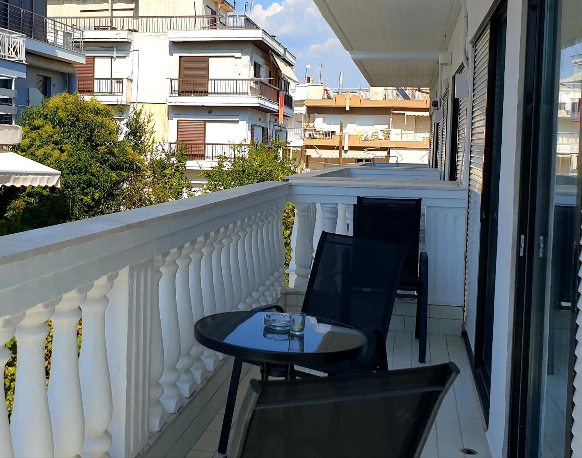 Eantos Studios And Suites Peraía Chambre photo